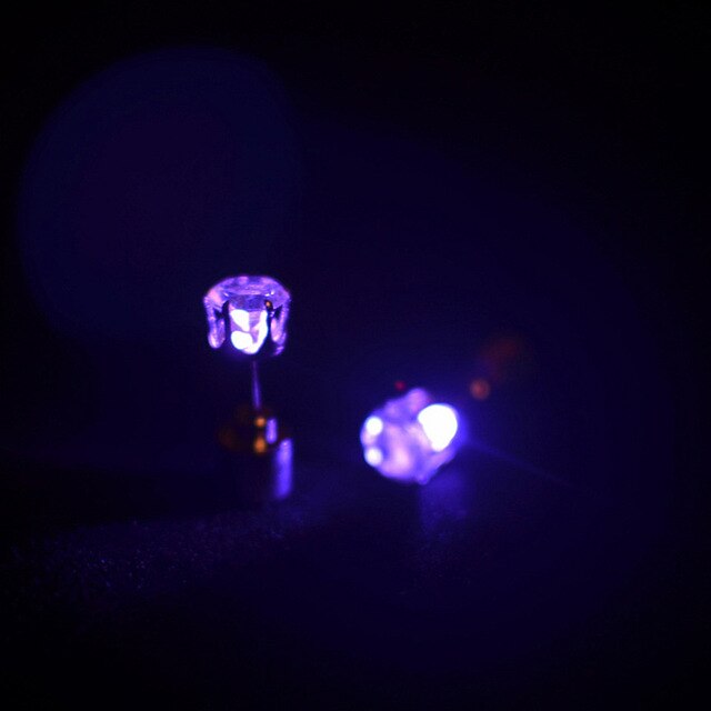Fashion LED Earring Light Up Bright Earrings Glowing Ear Stud For DJ Dance Party Bar Girl Women Earring 1 Pair eprolo