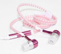 Glow-in-the-dark zipper cable wired earphones